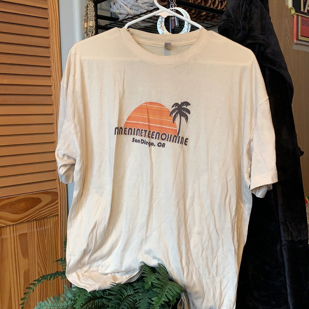 T- shirt